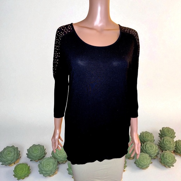 Mossimo Supply Company Women’s Laser Cut Black 3/4 Sleeve Top - Picture 5 of 12